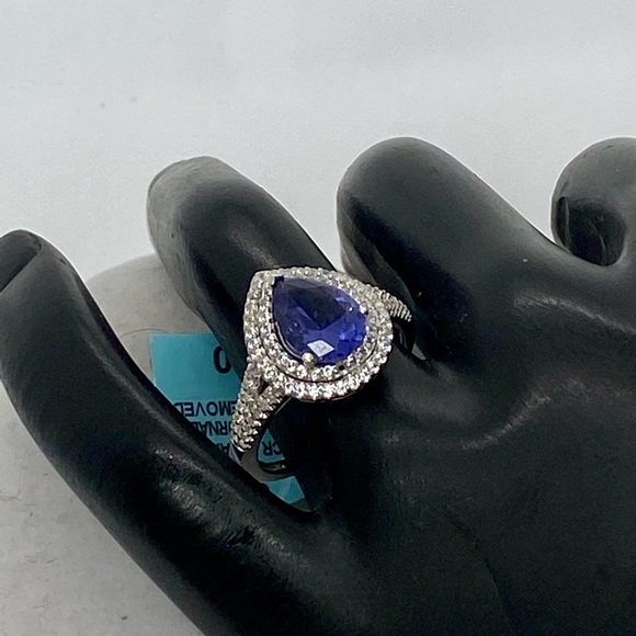 White Sapphire And Tanzanite Stone Ring! 7 - Picture 8 of 16
